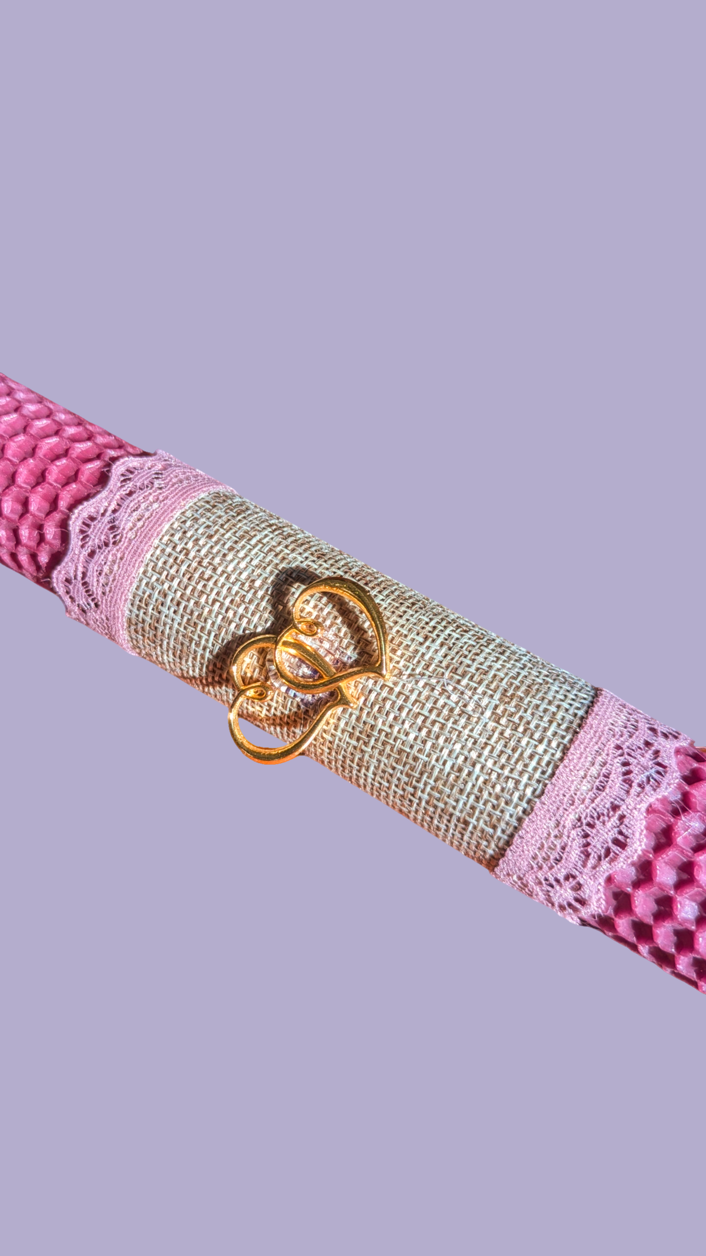 Osterkerze mit metallenem Olivenzweig