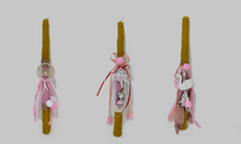 Load image into Gallery viewer, Πασχαλινές λαμπάδες με ξύλινα διακοσμητικά στοιχεία για κορίτσι
